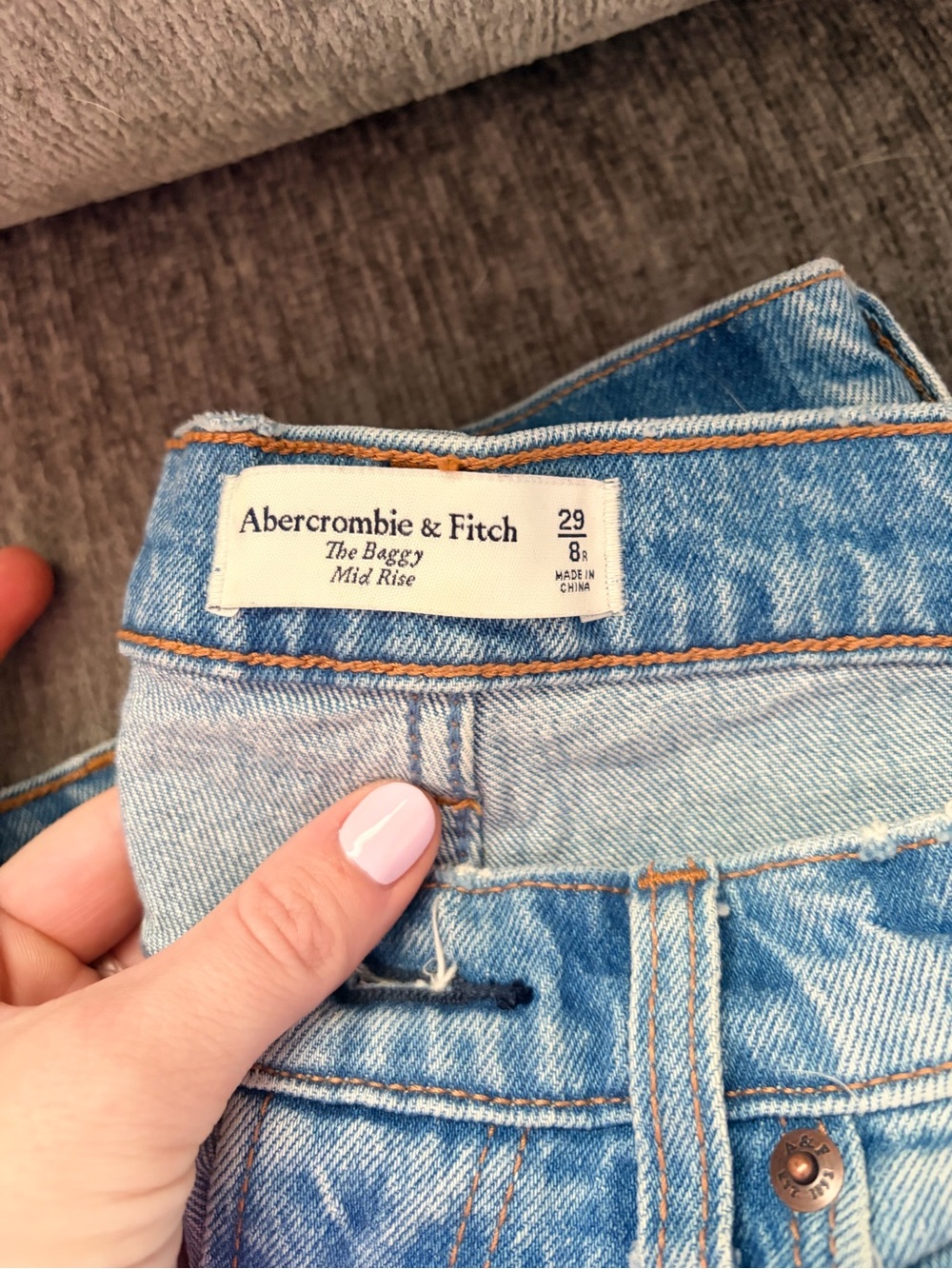 A&F-Women Baggy Mid-Rise Jean with slit cuts - Picture 2 of 4
